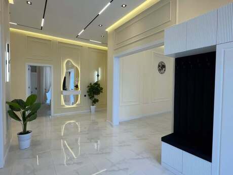 4 otaqlı həyət evi/bağ evi - Şüvəlan q. - 180 m²