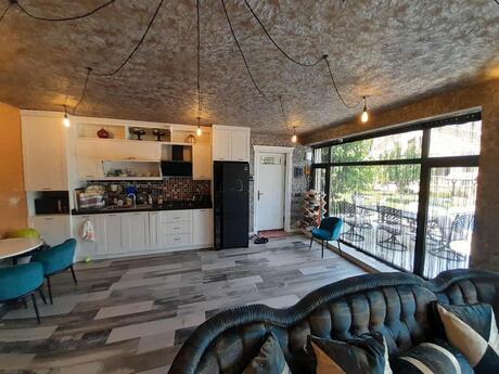 5 otaqlı həyət evi/bağ evi - Novxanı q. - 350 m²