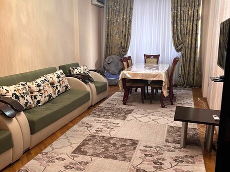 4 otaqlı yeni tikili - İnşaatçılar m. - 153 m²