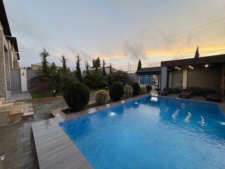 4 otaqlı həyət evi/bağ evi - Mərdəkan q. - 240 m²