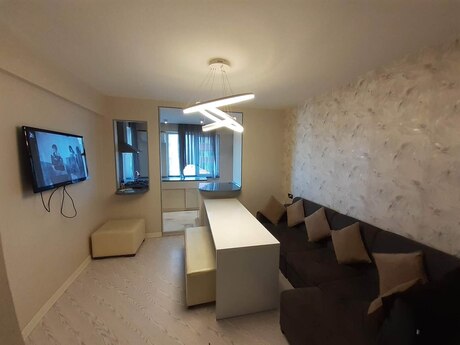 3-комн. новостройка - м. Иншаатчылар - 70 м²