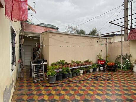 6 otaqlı həyət evi/bağ evi - Bakıxanov q. - 250 m²