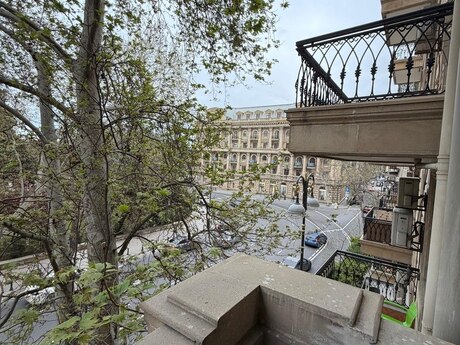 3 otaqlı köhnə tikili - Sahil m. - 164 m²