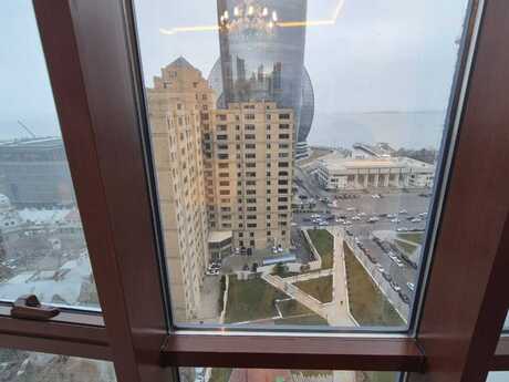 Объявление №6044983 - Баку, м. 28 мая, 4-комн., 200 м², 16/22 этаж