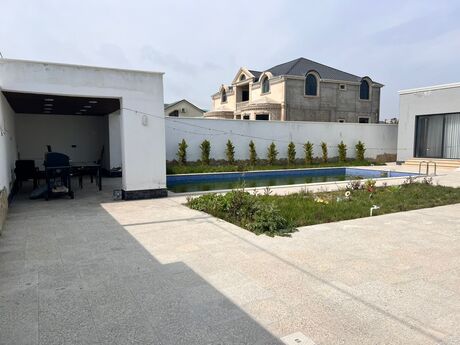 4 otaqlı həyət evi/bağ evi - Şüvəlan q. - 300 m²