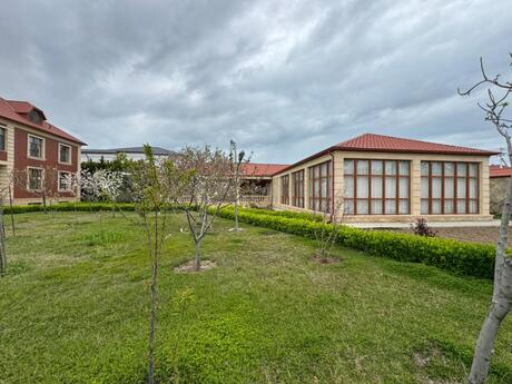 5 otaqlı həyət evi/bağ evi - Buzovna q. - 800 m²