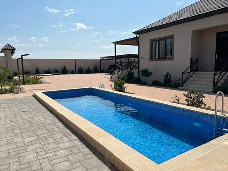 4 otaqlı həyət evi/bağ evi - Türkan q. - 250 m²