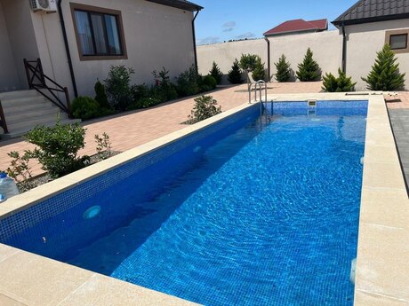4 otaqlı həyət evi/bağ evi - Türkan q. - 250 m²
