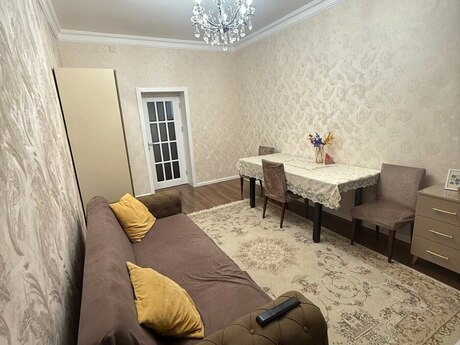 3 otaqlı köhnə tikili - Qara Qarayev m. - 70 m²