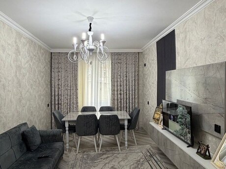 3 otaqlı köhnə tikili - Bakıxanov q. - 80 m²