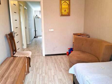 3 otaqlı köhnə tikili - Neftçilər m. - 75 m²