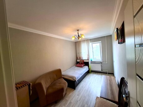 3 otaqlı köhnə tikili - Neftçilər m. - 75 m²