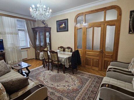 3 otaqlı köhnə tikili - Nizami m. - 90 m²