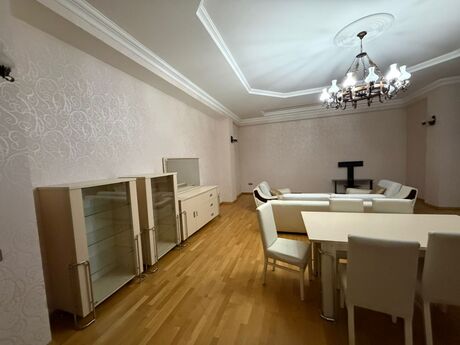 3-комн. новостройка - м. Сахил - 210 м²