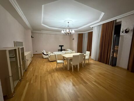 3-комн. новостройка - м. Сахил - 210 м²