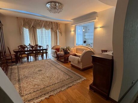 3 otaqlı yeni tikili - 8 Noyabr m. - 130 m²