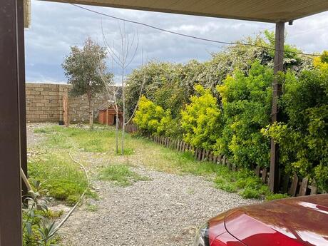 3 otaqlı həyət evi/bağ evi - Novxanı q. - 130 m²