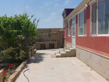 4 otaqlı həyət evi/bağ evi - Türkan q. - 130 m²