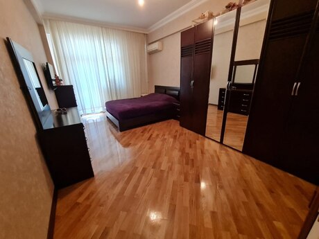 4 otaqlı yeni tikili - İnşaatçılar m. - 145 m²
