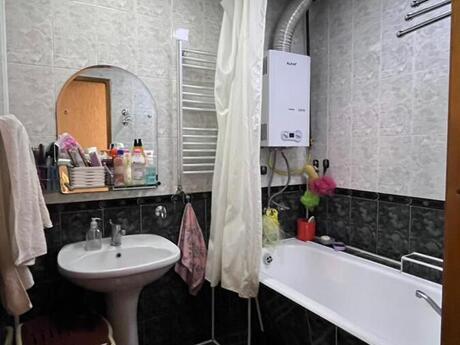 4 otaqlı köhnə tikili - Azadlıq Prospekti m. - 100 m²