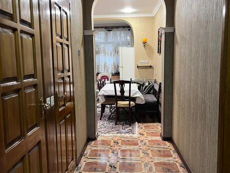 4 otaqlı köhnə tikili - Azadlıq Prospekti m. - 100 m²