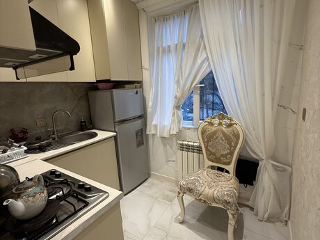 Объявление №6045639 - Баку, м. 20 января, 2-комн., 50 м², 2/5 этаж