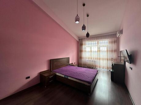 3-room apartment for rent, 135 m², 28 May: 1 300 ₼/mo 4