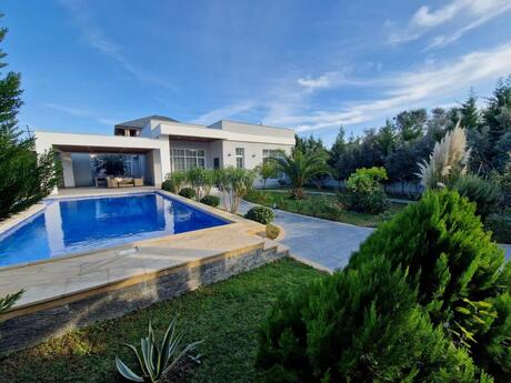 5 otaqlı həyət evi/bağ evi - Mərdəkan q. - 230 m²