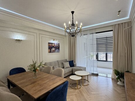 3-комн. новостройка - м. 28 мая - 85 м²