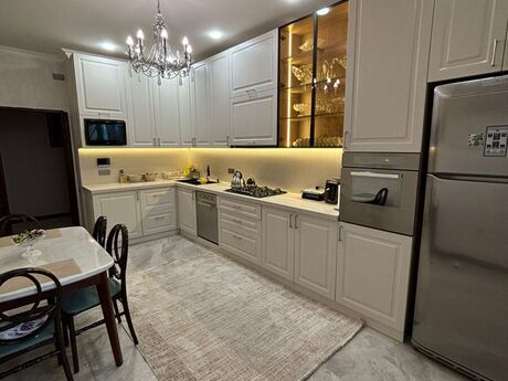 Объявление №6045824 - Баку, м. Нариман Нариманов, 4-комн., 165 м², 9/17 этаж