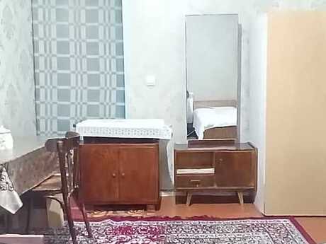 1 otaqlı həyət evi/bağ evi - İnşaatçılar m. - 30 m²