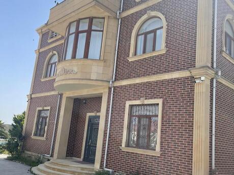 7 otaqlı həyət evi/bağ evi - Buzovna q. - 520 m²
