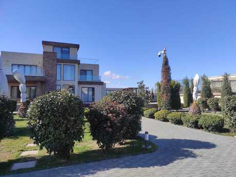 6 otaqlı həyət evi/bağ evi - Mərdəkan q. - 550 m²