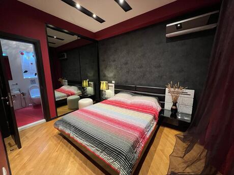 3 otaqlı yeni tikili - 8 Noyabr m. - 100 m²