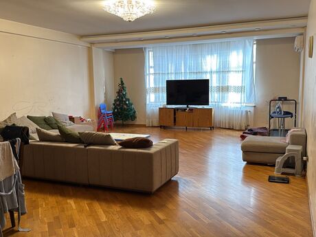 Elan №6046323 - Bakı, 28 May m., 3 otaqlı, 175 m², 11/16 mərtəbə