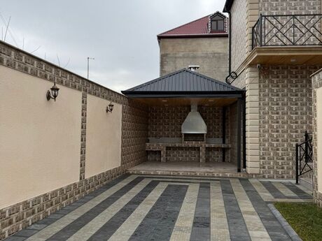 7 otaqlı həyət evi/bağ evi - Qaraçuxur q. - 230 m²