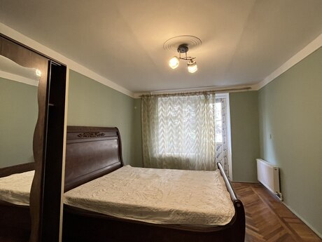 3 otaqlı köhnə tikili - İnşaatçılar m. - 80 m²