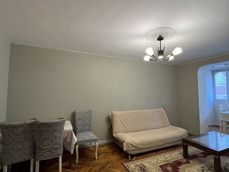 3 otaqlı köhnə tikili - İnşaatçılar m. - 80 m²