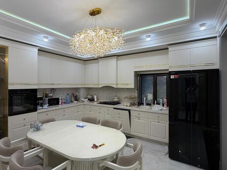 4 otaqlı yeni tikili - Nəriman Nərimanov m. - 176 m²