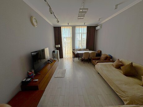 Elan №6046606 - Bakı, Nizami m., 3 otaqlı, 100 m², 3/3 mərtəbə
