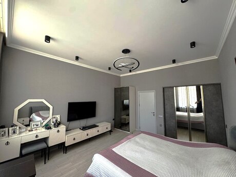 3 otaqlı köhnə tikili - Nizami m. - 100 m²
