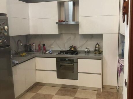 4 otaqlı köhnə tikili - Sahil m. - 138 m²