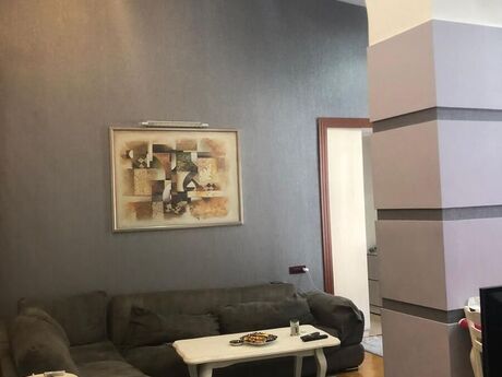 4 otaqlı köhnə tikili - Sahil m. - 138 m²