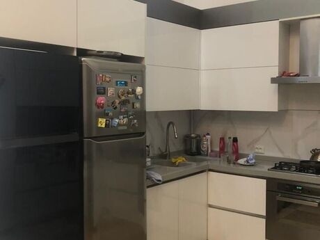 4 otaqlı köhnə tikili - Sahil m. - 138 m²