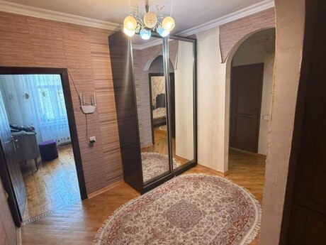 4 otaqlı köhnə tikili - Yeni Günəşli q. - 90 m²