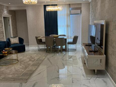 3-комн. новостройка - м. 8 ноября - 148 м²