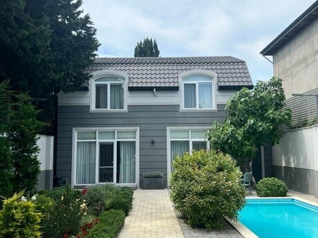 4 otaqlı həyət evi/bağ evi - Mərdəkan q. - 180 m²