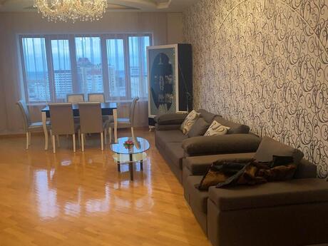 Elan №6046756 - Bakı, Nizami m., 3 otaqlı, 174 m², 13/17 mərtəbə