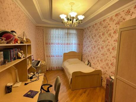 3-комн. новостройка - м. Иншаатчылар - 130 м²