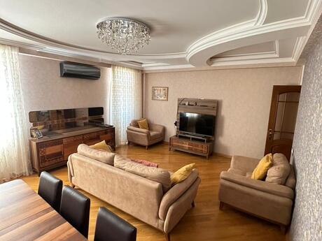 3-комн. новостройка - м. Иншаатчылар - 130 м²